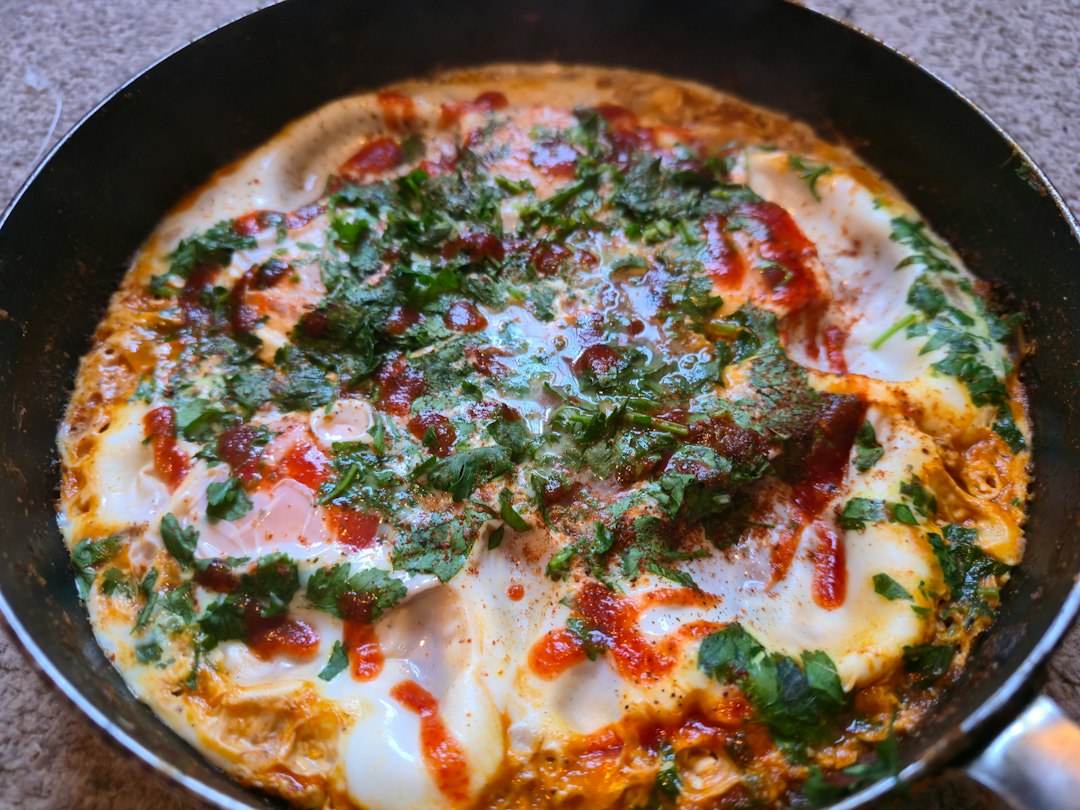 Menemen: Türkisches Rührei mit Tomaten und Paprika