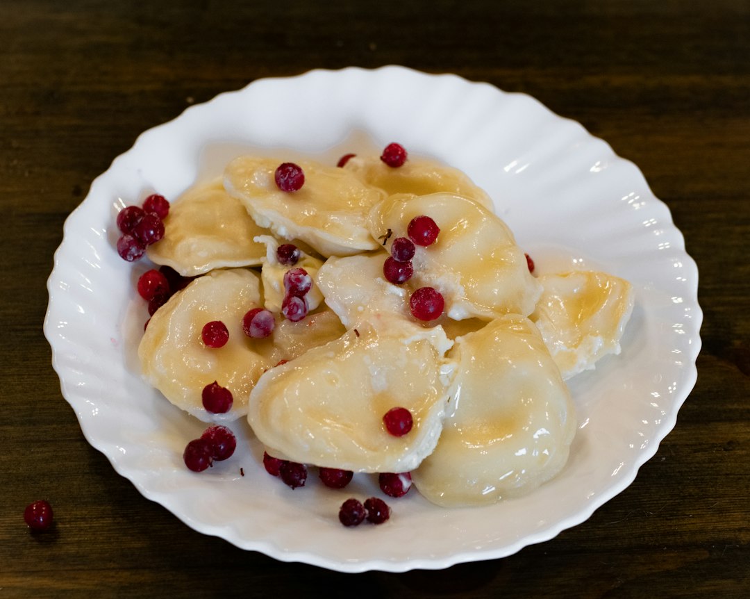 Pelmeni: Russische Teigtaschen mit saftiger Fleischfüllung
